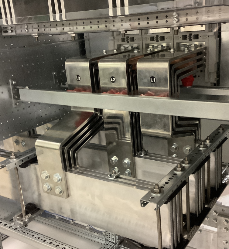 母线 E4.2 W 4000A 0.4kV 100x10x4 铜